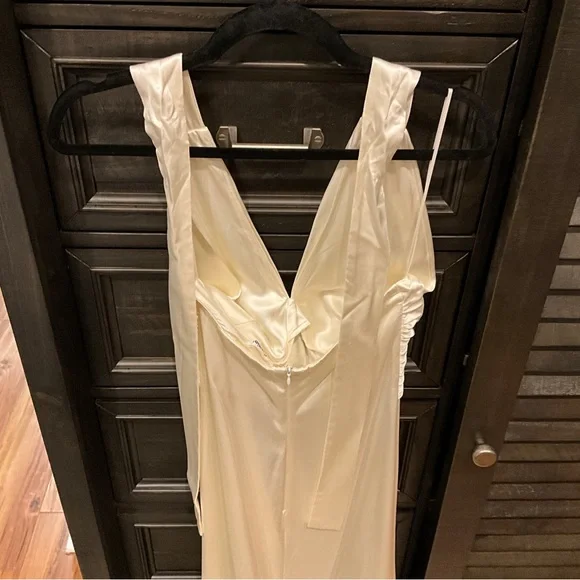 Reformation Viera brand new size 0 Bridal Wedding Silk Gown halter top Ivory - Picture 5 of 14